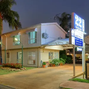 Motel 22 On Bowen ***